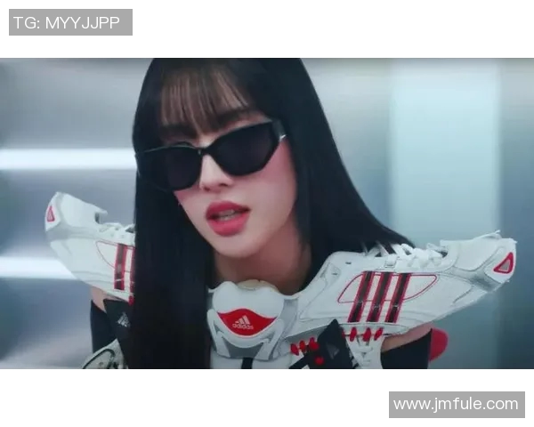 英格兰足球球星染发潮流引领时尚风潮 玩家个性化造型亮眼呈现